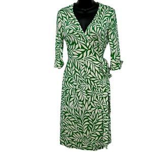 Diane Von Furstenberg Vintage "Julian" Wrap Dress Green/Cream Leaf Print ~Size 6